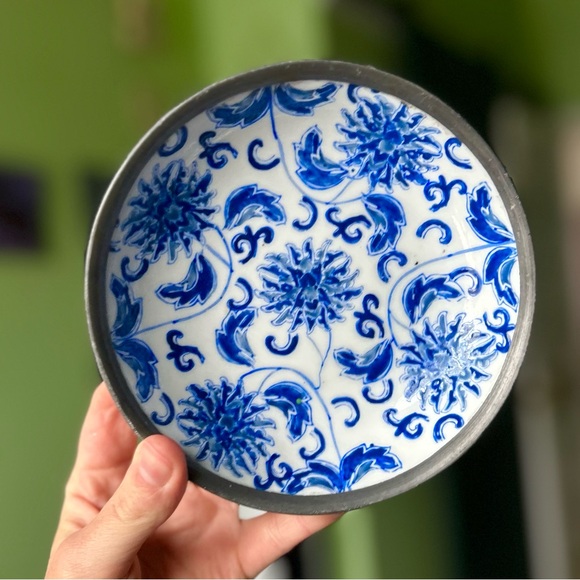 VTG Oriental Porcelain Plate In Metal Encasing Cottagecore Floral Bowl Decor - Picture 5 of 5